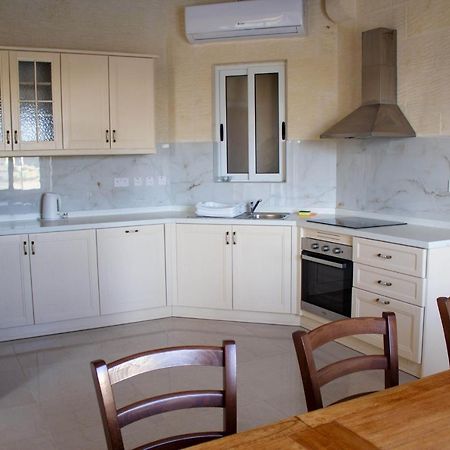 Kenn Holiday Home Għarb Buitenkant foto