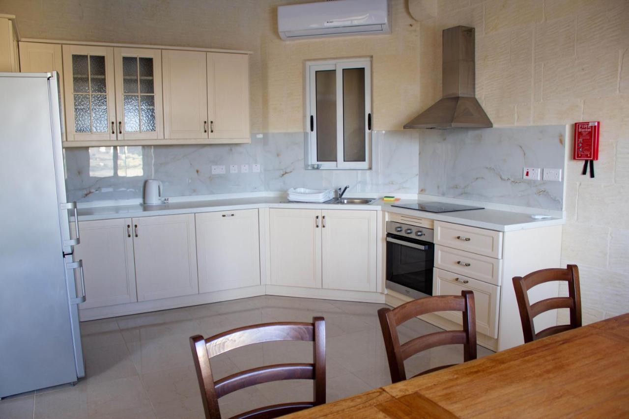 Kenn Holiday Home Għarb Buitenkant foto